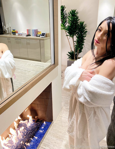 Babydesireex erotic model archive