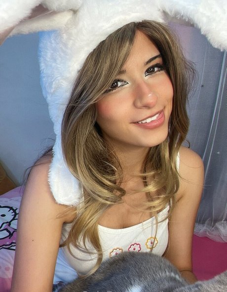 Lunaloveton exclusive model pics