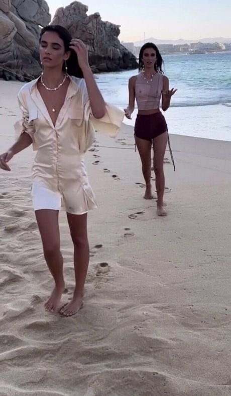 Herbert Twins nudes star pictures