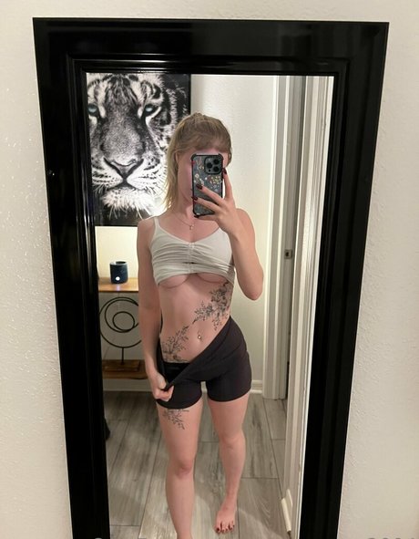 soccerqueen2004 nice model img