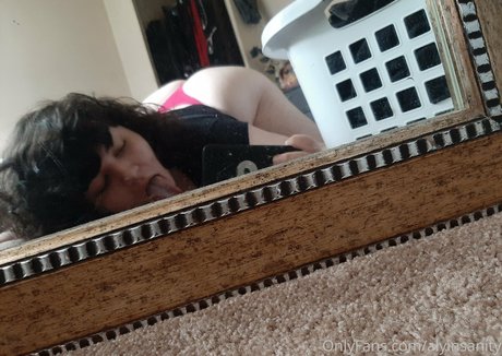 amy lovotomy porn model image