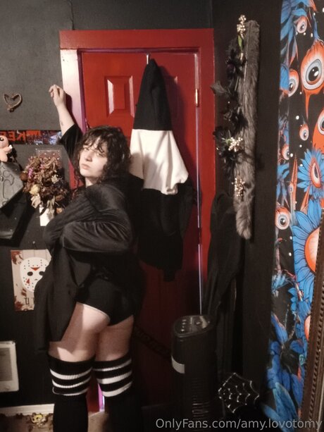 amy lovotomy high quality star pics