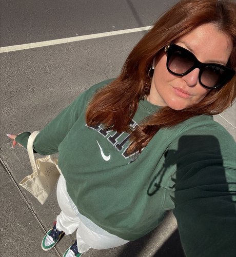 Rebecca Shortt top model image