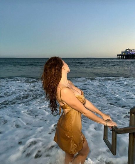 Renata Valliulina nude actress image