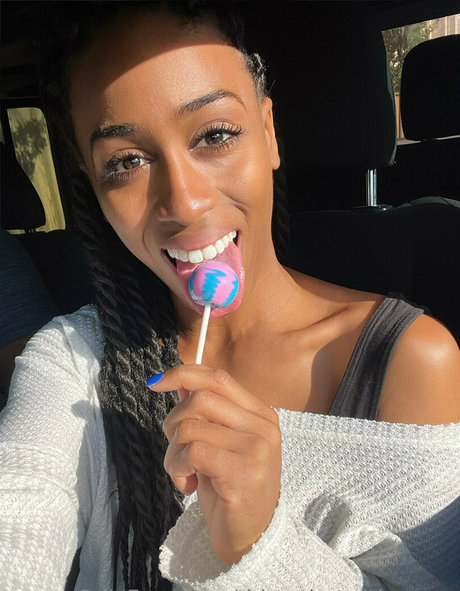 thisorthatwithsunny art actress picture