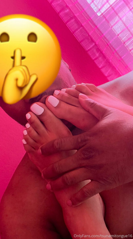 tsunamitongue16 naked actress pic