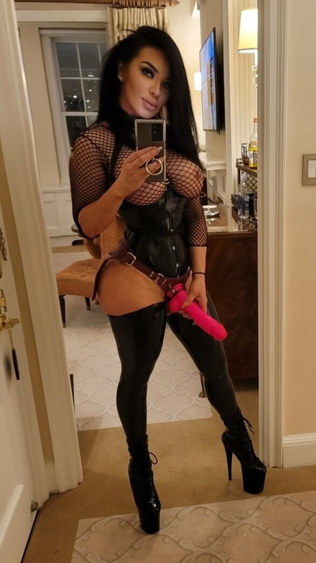 _ice queen co pretty actress pictures