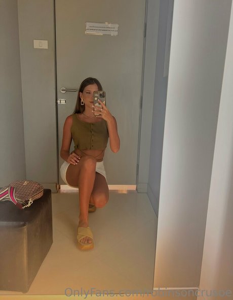 robinsoncrusoe pornographic actress archive