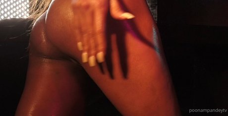 Poonam Pandey star pornographic galleries