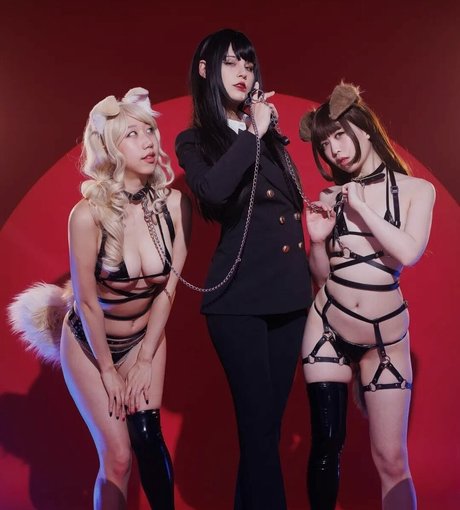 Danisaurz nude actress photos