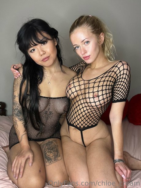 Chloe Cream model erotic img