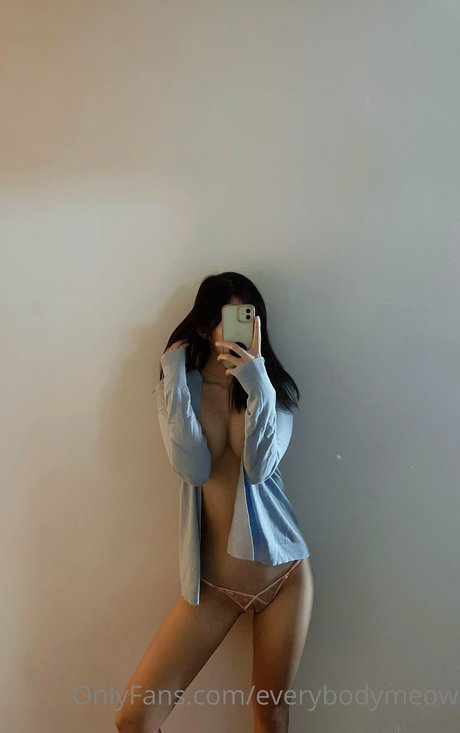 Lilsquirtz adult model pic