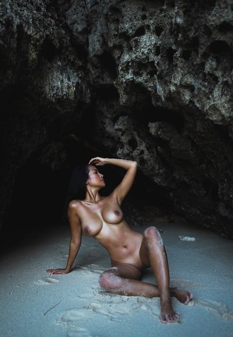 Imsummer naked star img