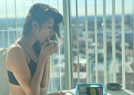 Kimmy Kums star xxx image