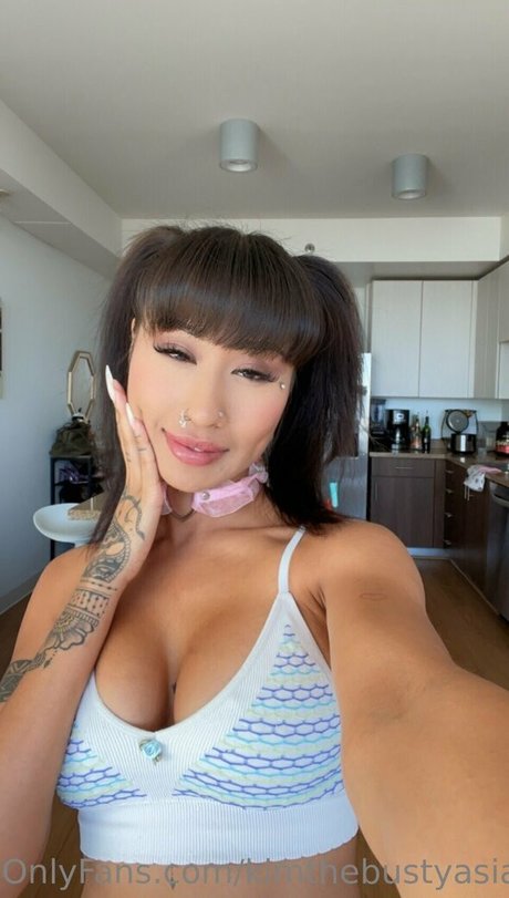 Kimmy Kums beautiful model picture