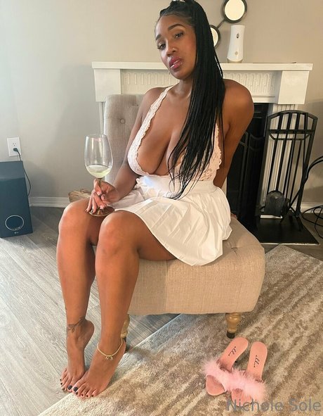 Nichole Sole star high quality pics
