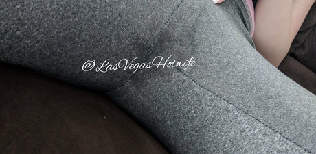 Las Vegas Hotwife star adult pictures