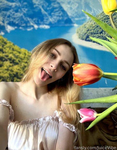 JuiceVibe art actress pictures