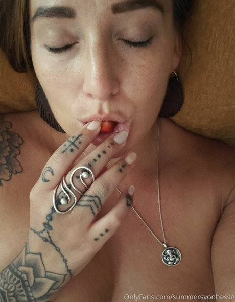 Summers VonHesse model nice photo