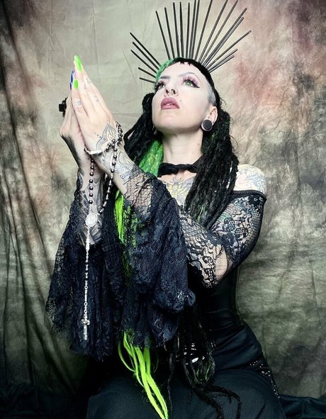 elfspitfree star nudes img