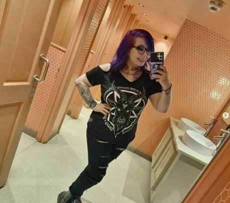 Cosmicbunnixo star sex image