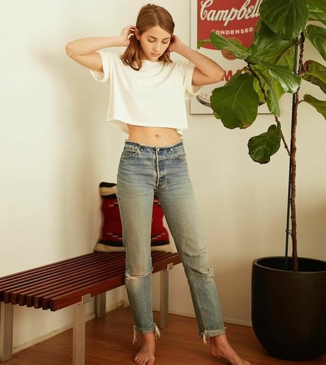 Emily Rudd sexy actress photo