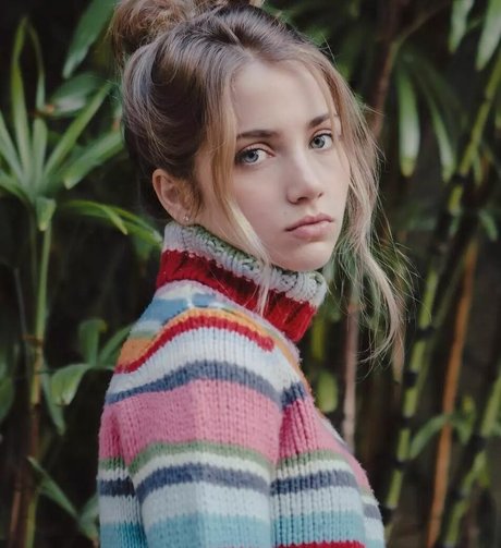 Emily Rudd art model galleries