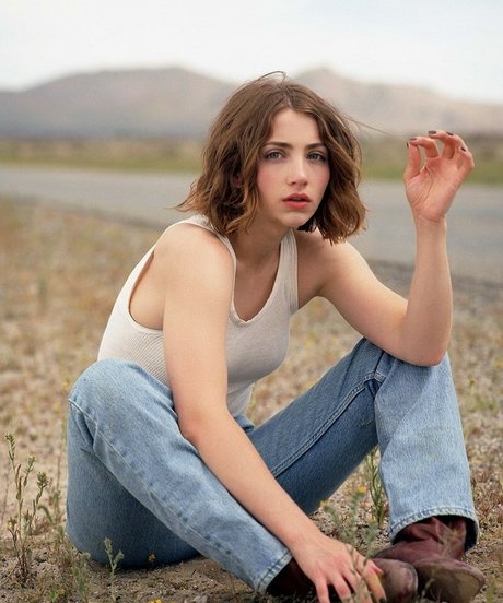 Emily Rudd actress picture