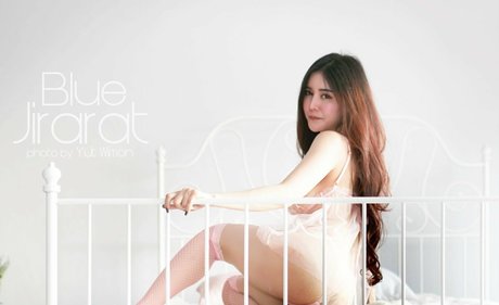 Jirarat Chananto model art gallery