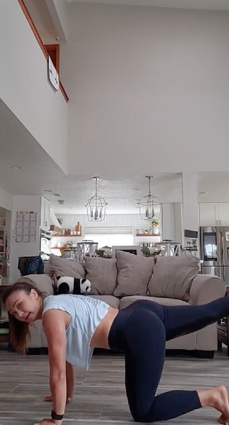 Michelle Waterson hot model img