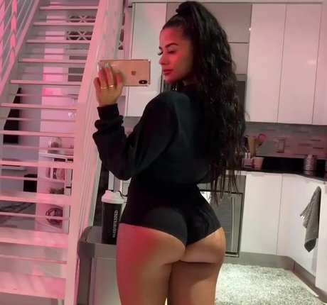 Katya Elise Henry model hot pictures