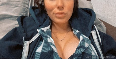 lili blossom art actress images