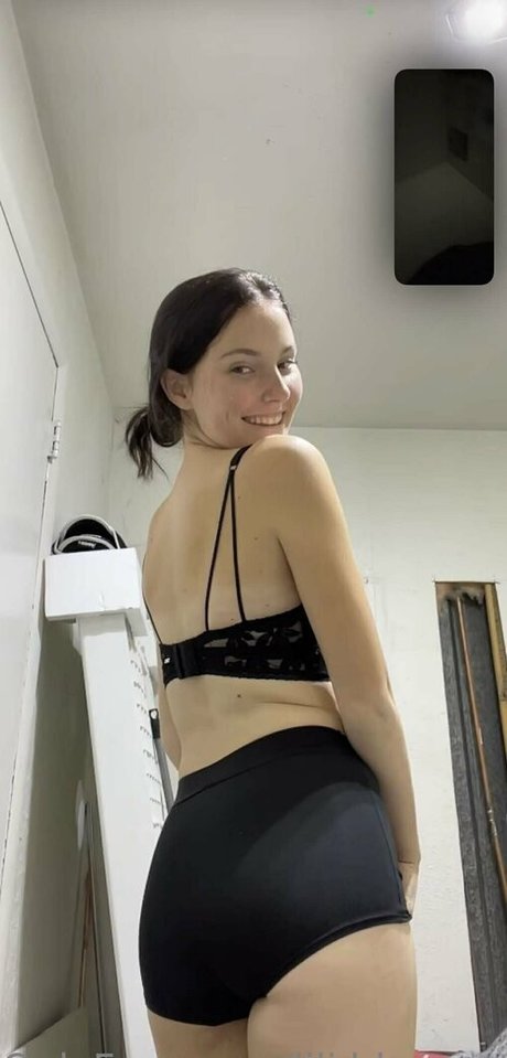 lili blossom pornstar nudes photo