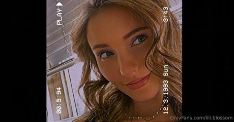 lili blossom model pretty gallery