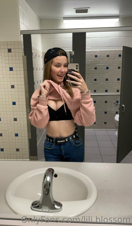 lili blossom perfect star gallery