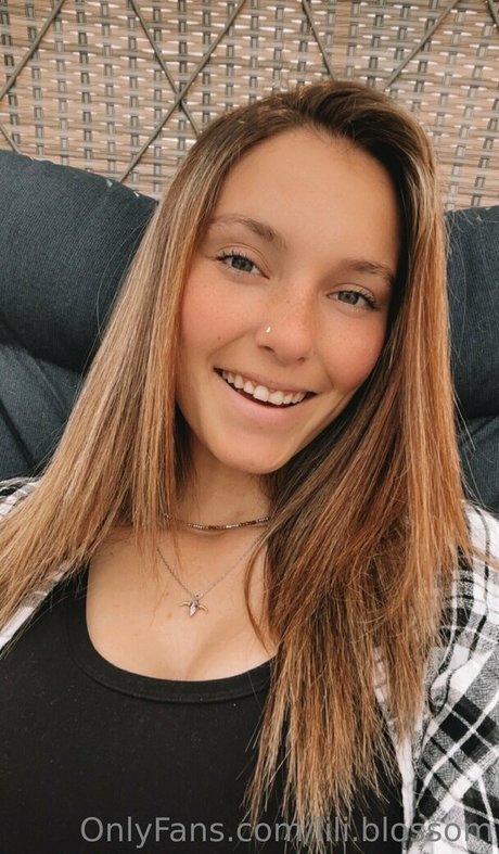 lili blossom erotic star galleries