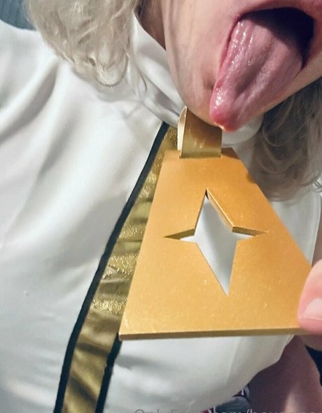 Hexanne naked star photo