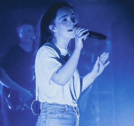 Sigrid exclusive model pictures