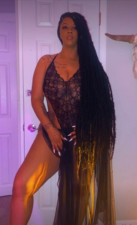 Nunu Nellz pornstar nude images