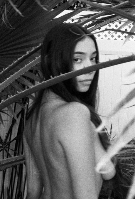 Desiree Flores pretty actress pics