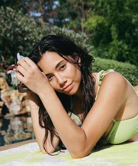 Desiree Flores pretty pornstar photos