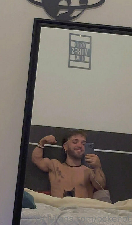 pekehottie pornstar naked pic