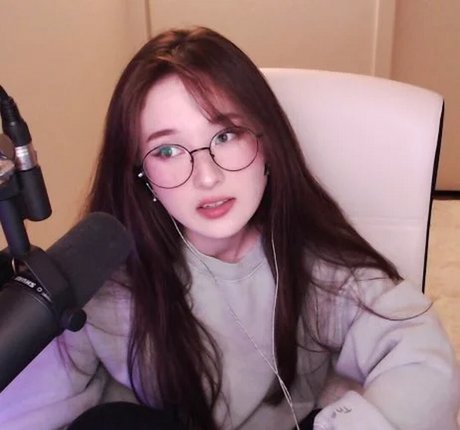 Tinakitten top model images