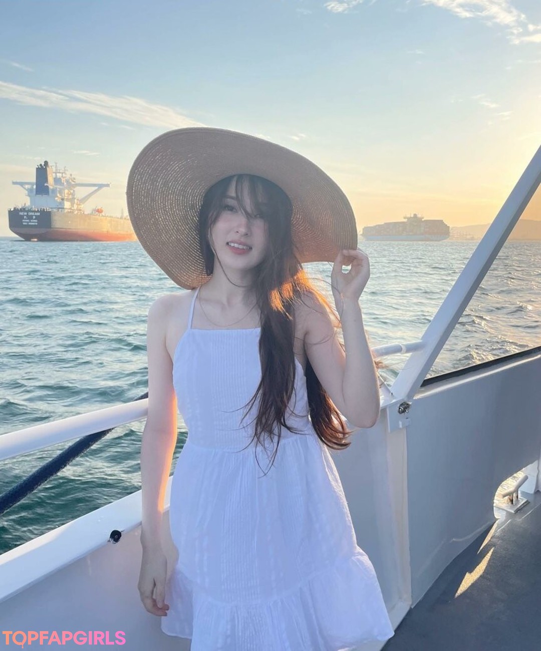 Tinakitten perfect actress picture