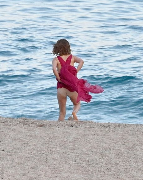 Natalie Portman nudes actress img