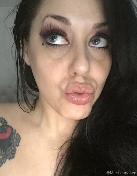 missleanalee star nude picture