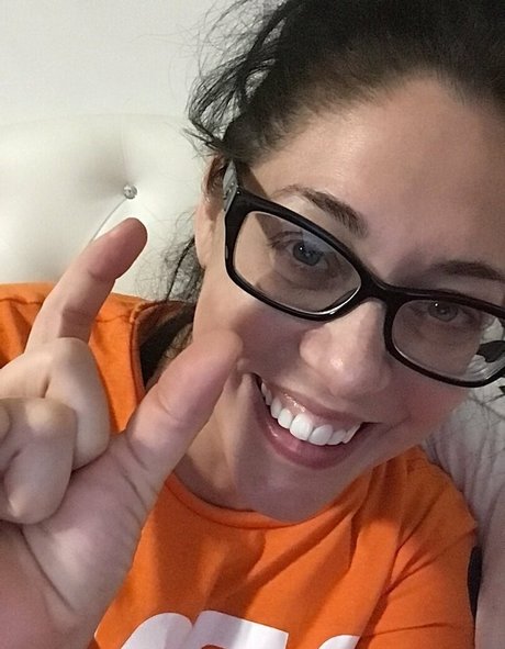 missleanalee best model photo