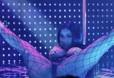 Cardi B nude actress pic