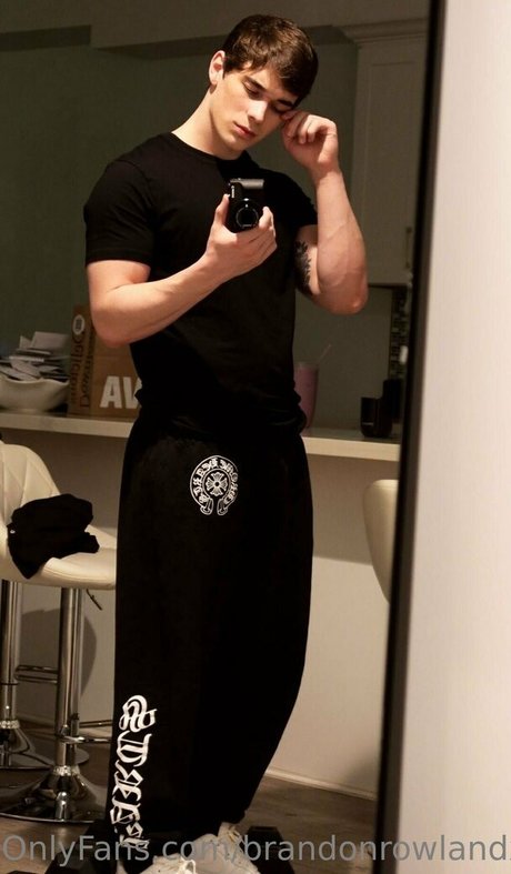 brandonrowlandx nice star img