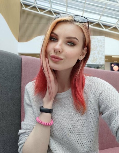 lida bond pornographic model image